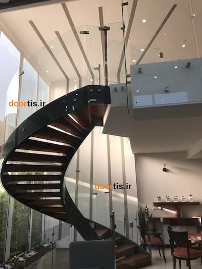 نرده شیشه ای پله گرد