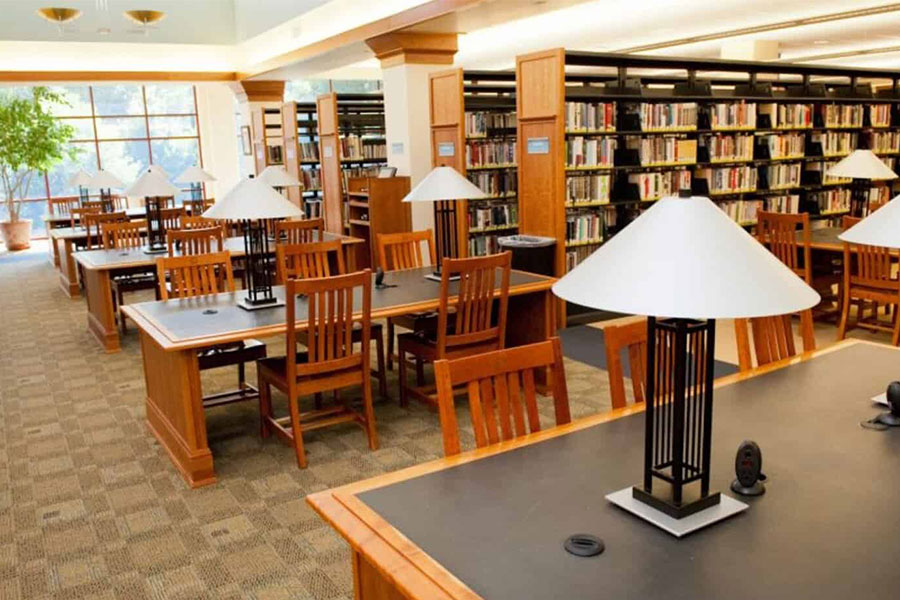 نامی ماندگار در تولید صندلی کتابخانه؛ بیش از نیم قرن تجربه