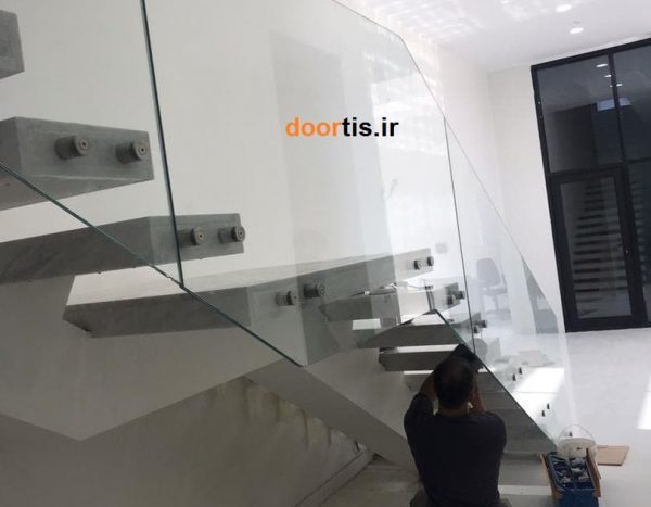 نرده شیشه ایی فیکس پوینت پله