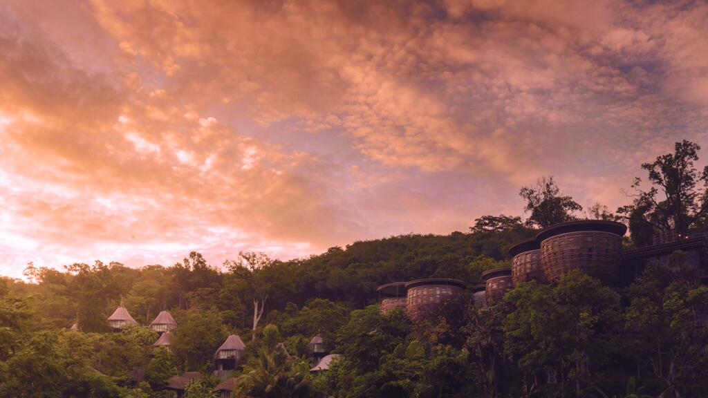 چطور سفرهای خارجی را به تجربه ای منحصر به فرد تبدیل کنیم؟