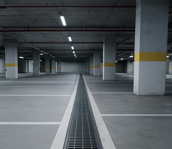 چه عواملی بر قیمت گاتر، گاتر صنعتی و گریتینگ اثر می‌گذارند؟