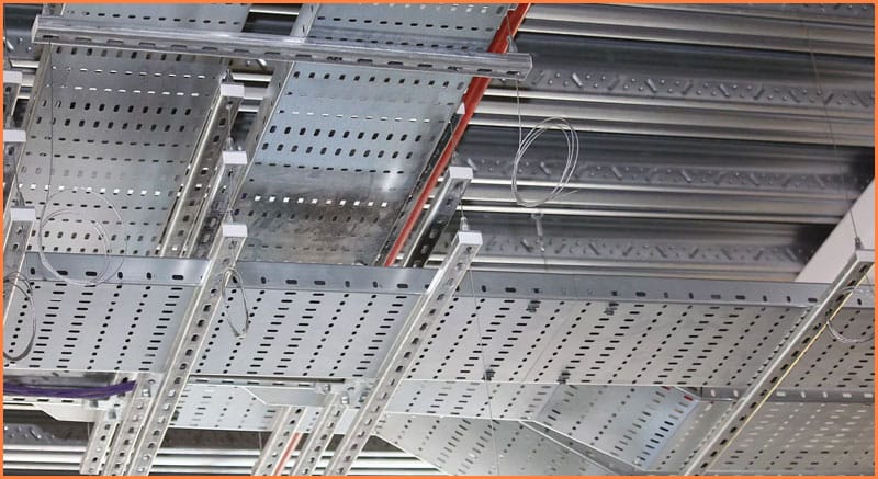 مزایای استفاده از سینی کابل گالوانیزه استاندارد در پروژه های صنعتی