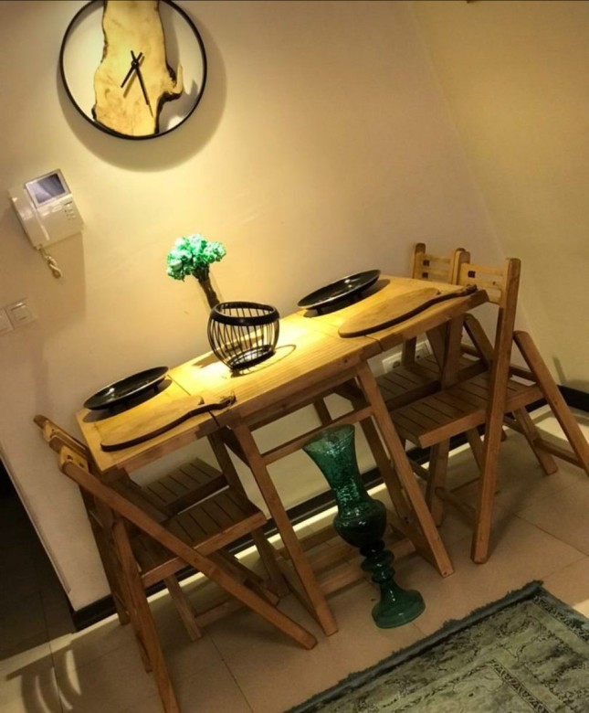 میز ناهار خوری با صندلی تاشو چوبی