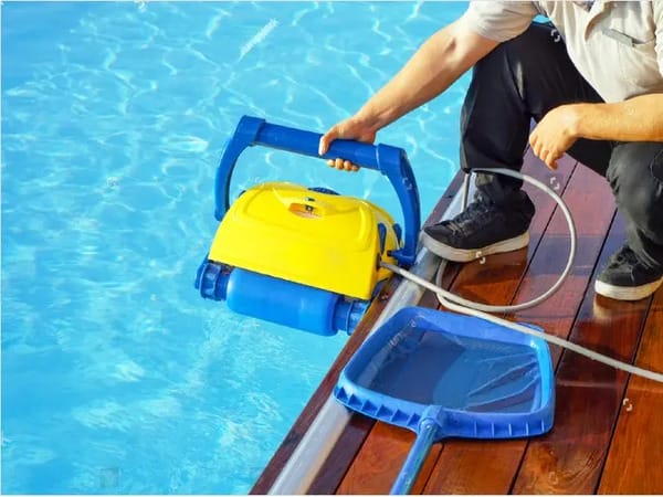 نگهداری و تصفیه آب استخر