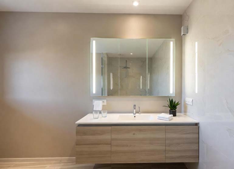 آینه بدون قاب led دار