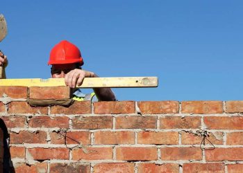 هر کارتن آجر نما چند متر است [محاسبه متراژ انواع آجر نما + نکات]