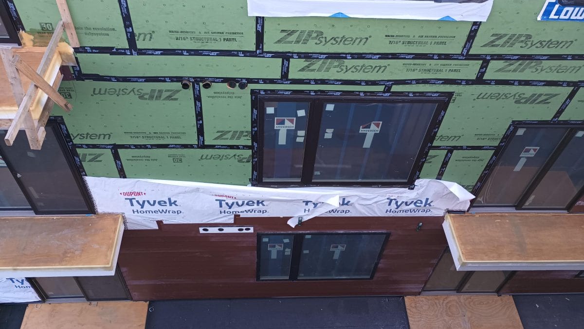 قیمت زیپ پانل در سال 1404؛ عوامل مؤثر و نکاتی برای خرید اقتصادی